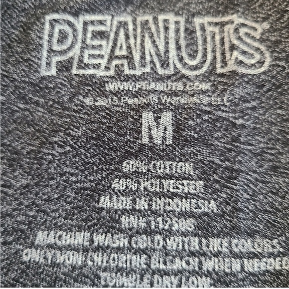Peanuts Linus & Snoopy Available For Sleepovers T Shirt M ~ EUC - Picture 4 of 4